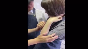 【極品制服誘惑】咖啡館新來的清純巨乳妹子，騷穴被狂操內射，嬌喘連連