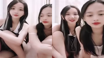 貧乳小騷貨苗窕被狼友瘋狂爆操，嬌小身材被干到汁水橫流