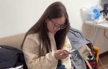 海角社區.朋友介紹的抽煙埋釘紋身的妹子操著很舒服小穴很緊