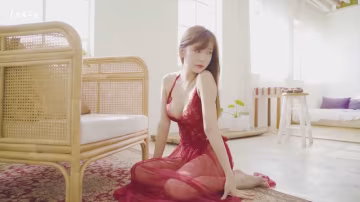 林李智出道前，性感私拍視頻被曝光， 豐胸長腿，完美身材一覽無遺。-吃瓜