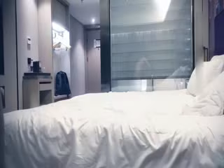 經典女主 返場極品眼鏡妹加鍾可無套 讓你心神蕩漾慾火焚身 盡情享受這禁忌的快感