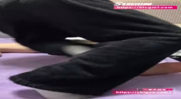 騷貨嫂子一摸就濕透恨不得24小時被大雞巴塞滿騷逼淫蕩的可怕