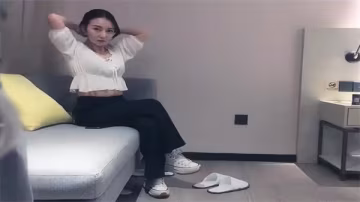 168CM高挑外圍小仙女 氣質文靜卻隔褲狂摸巨屌 聽話騷貨徹底淪陷