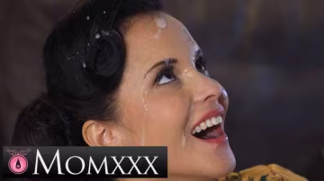 MOMXXX吉他老師狠狠地乾了人妻JENNIFERMENDEZ並射了她一臉【MomXXX】