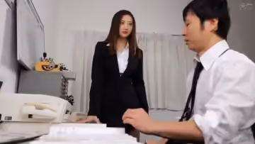 AI-景甜-辦公室黑絲勾引下屬後被內射