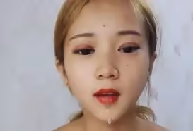 金髮妹子全裸道具自慰.