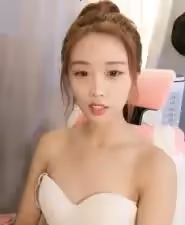 人和聲音都很甜美的顏值女主播十分誘人.