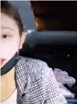 白皙美乳妹子喝多了有點High和司機在車上直接玩起來