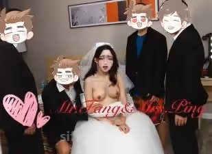 9月最新，群P場面極度淫亂！頭頂綠油油的男人找單位的4個男同事來干自己的老婆【萍夫人】人妻少婦豐滿韻味十足，婚紗5P野戰.