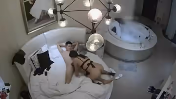 酒店私會情人說我不能來見你,一見你就干這事換情趣裝操臨走時又被干一次的...