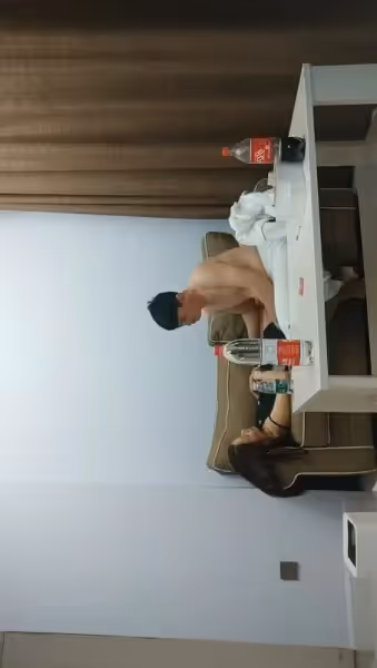 愛情丶故事網戀三天奔現未婚騷女吃飽和足再操逼大屁股抱起來猛操轉戰床上盡情輸出舒服了