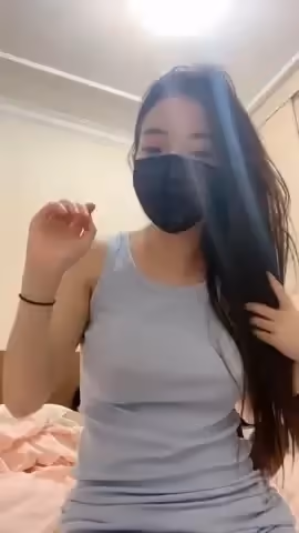 爆乳細腰美腿！性感小姐姐好久沒播！面具炮友操逼，蹲著吃屌深喉，脫下內褲求操，後入爆操猛懟