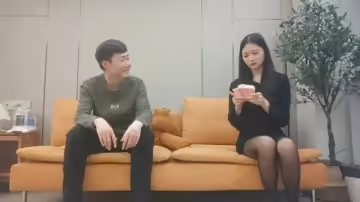 黑絲美腿姐姐啪啪清晰拍攝視角好,拉著頭髮後入騎乘爆插的...