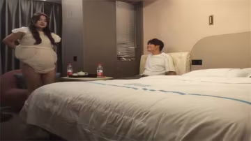 D罩杯巨乳女僕裝騷貨被操到高潮迭起 老公出差日久生情