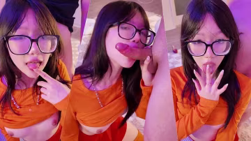 女神級明星顏值眼鏡妹反差婊，口交技術一流，真是太色了，狠狠顏射