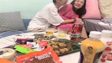 探花約炮成功！瘦猴先生狂操極品良家少婦，騷穴猛被內射潮吹！