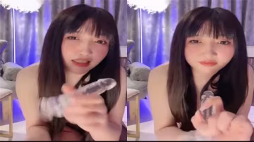 絲襪肥臀巨乳御姐騷氣爆棚，淫叫互動假屌狂操無毛嫩逼