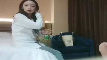探花偷拍！極品外圍女神私密淫亂趴，肉穴被打樁機狂插猛灌