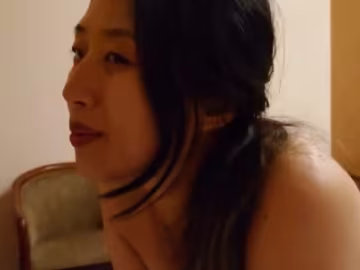 胸前豪背後美人魚轉運珠笑得很甜