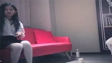 暗中勾引！巨屌猛男重金狂操白絲巨乳JK，制服撕裂騷穴被爆開內射！