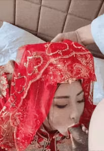 新婚之夜前！絕美外圍女穿婚紗含淚獻身，騷穴被土豪主人狂操猛干、深喉內射