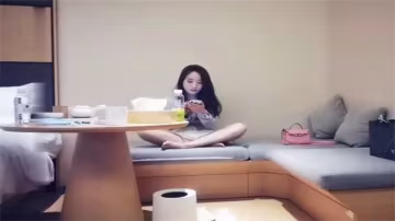 極品短褲巨乳誘惑，敏感酥胸一碰就濕，浪叫狂潮內射不止！