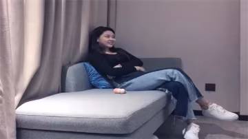 文軒探花：純欲舞蹈學生被猛操，嫩穴內射爆漿，淫蕩呻吟求更多！