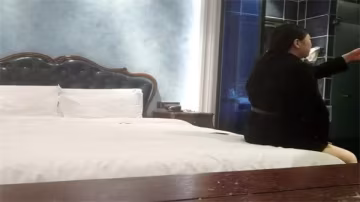 极品肉感外围御姐沦陷！被按头狂干嘴巴塞满巨屌猛吞！