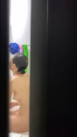 爬窗偷窺漂亮美眉洗香香 小嬌乳 稀毛鮑魚~爬窗偷窺漂亮美眉洗香香 new