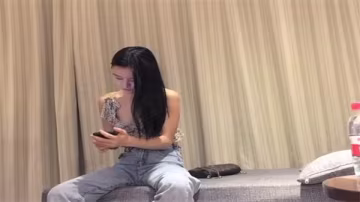 午夜尋歡！長腿美模巨臀狂搖，粉嫩肉穴被狂操猛干，淫叫高潮！