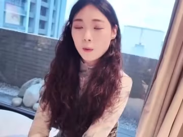 叫了傳說中的顏質天花板沒想到上門的竟然是以前欺負我的女同學-喬喬