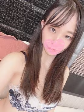FC精品無碼PPV_色白スレンダーな身體の純真無垢な女の子お口とおまんこを白濁精子