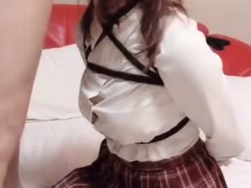 約網友一起來3P玩弄穿JK裙的騷母狗老婆