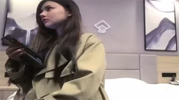 網約極品氣質美女，巨乳翹臀顏值爆表，酒店內射到腿軟