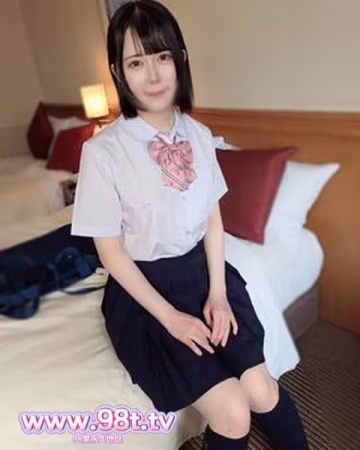 FC2PPV-4892087- 【無修正】超かわいい～リアルすぎる18歳〇〇の素顏。いたいけな梨花ちゃんのパンツからにじみ