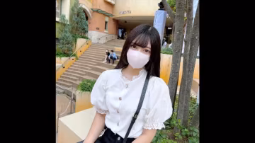 FC精品無碼PPV_初撮影個數限定無修正捕まえた美女は坂道系のツンデレ女子大生