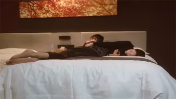 探花二號酒店爆操撩裙少婦！巨乳吸吮內射