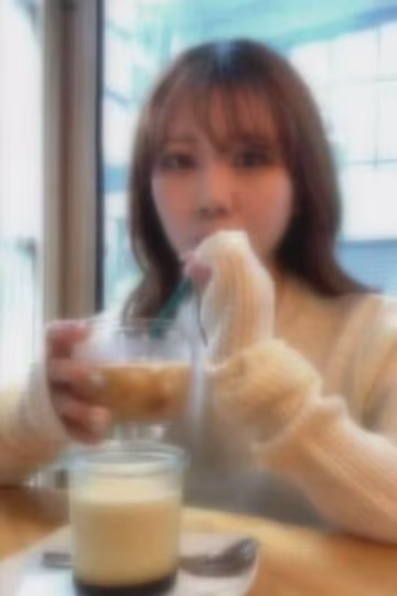 FC精品無碼PPV_小柄な妹系美女が顏出しでご奉仕デート後に膣內と手で二度性処理