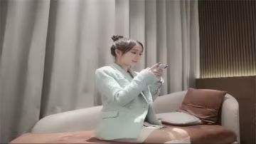 深夜私會高顏值氣質妹，爆操嫩穴狂射不止