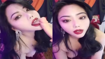 極品熟女人妻夜夫人騷浪賤自插淫穴，噴水狂潮自慰欲求不滿！