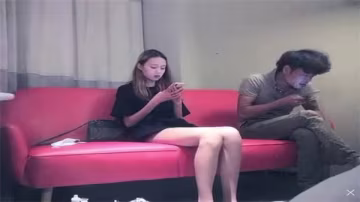 偷拍實錄：巨根魔人高價約炮長腿貧乳嫩妹，酒店爆操內射