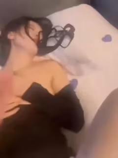 反差女神專吃窩邊草！勾引閨蜜男友狂干，男閨蜜也被內射到騷穴