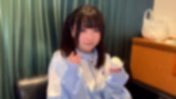 【完全露臉】與馬卡龍相配的真實合法巨乳妹子。可愛臉蛋狂亂、未熟般小穴無套中出。 FC2-PPV-4486566..