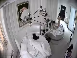 360酒店攝像頭晚上加完班出來開房減減壓的白領情侶嘗新在浴缸里做愛的...