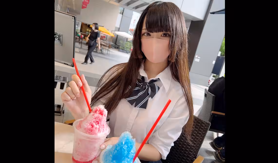像小貓一樣撒嬌的偶像臉的可愛的女子〇生！！使之喝了髒了的男人的性液的結果連續無橡膠陰道內射精！！