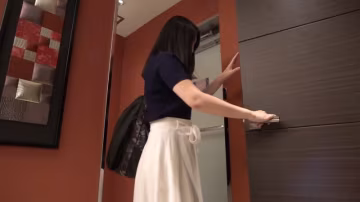 FC2-PPV-4780553 五反田高級男士按摩院員工，頂級白金F杯女郎，忍不住，大規模拍攝