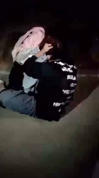 昔日好姐妹一言不合直接在陸上開打 真實校園霸凌-xj