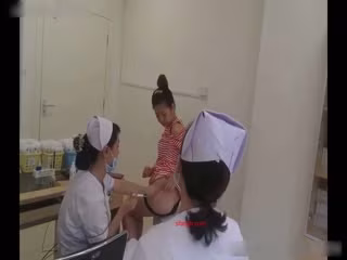 居然還有穿丁字褲扎屁針的廣州市中西醫結合醫院扎針事件冒充醫護潛入治療室偷拍各路美女打針