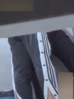 大學廁所女同打野炮被偷拍!小T瘋狂舔奶手指扣穴最後還假裝後入撞擊沒雞巴是真憋屈啊!