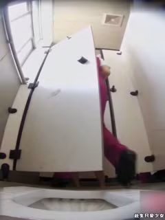 大學校園廁拍女同學蜜桃臀美鮑清純少女尿尿窺視刺激！